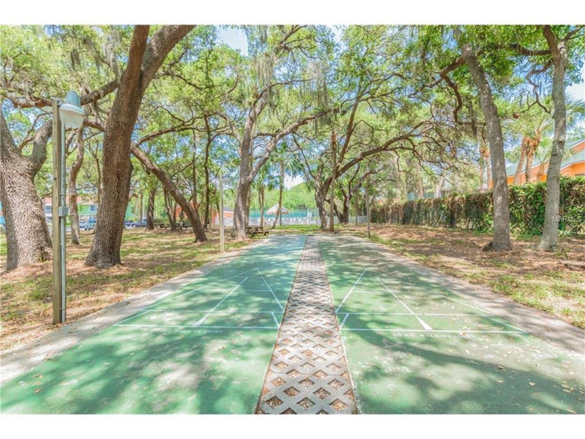 Two Bedroom Two Bath Family Condo - Sleeps Four - Unit B - Private Beach St. Petersburg Ngoại thất bức ảnh